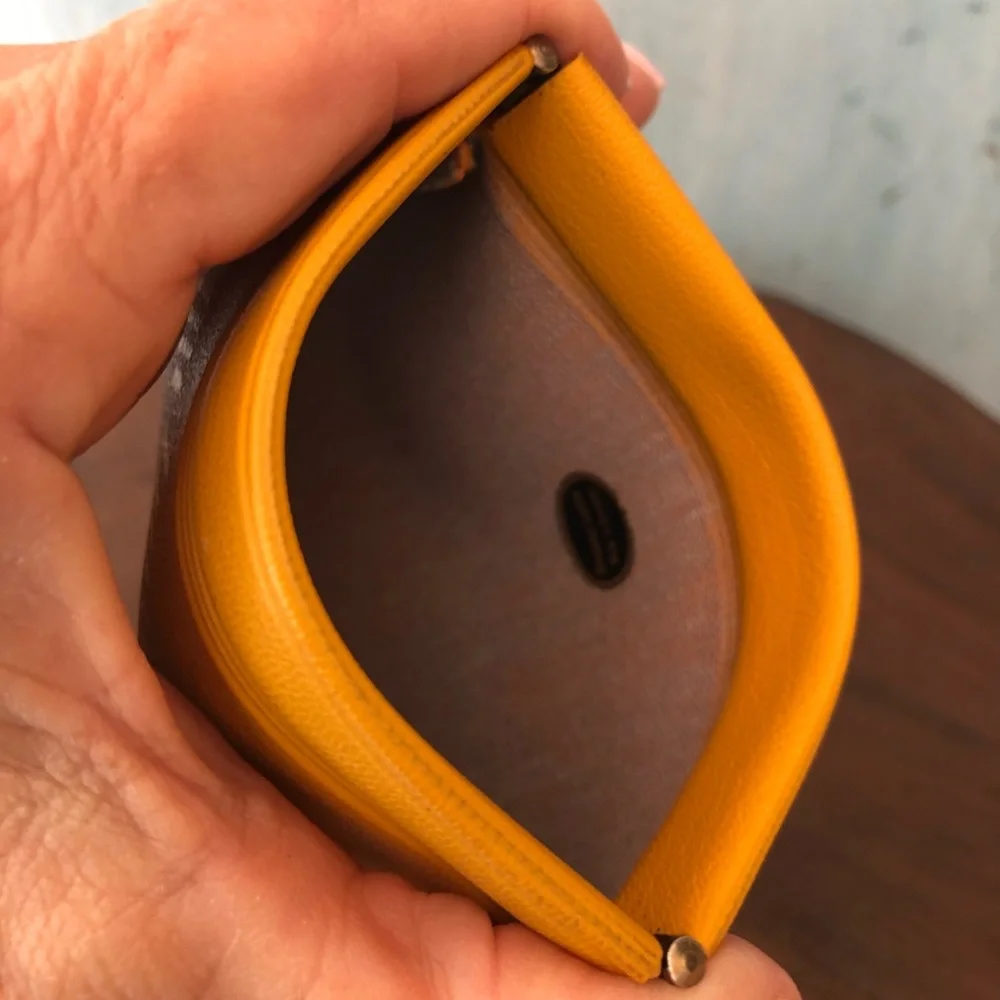 Vintage 1950’s “cosmetiques” mustard pouch for purse w/silver script & pictures - Picture 7 of 11